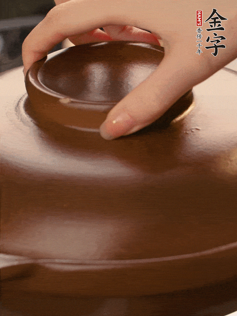 再下日本豆腐煮3分鐘。