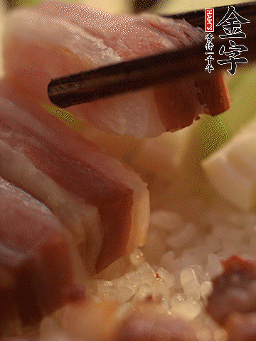 轉(zhuǎn)小火，繼續(xù)蓋蓋子燜2-3分鐘。
