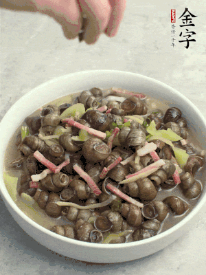 出鍋，撒點蔥花。