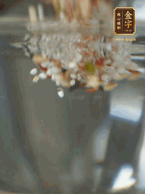 雜糧提前浸泡6小時(shí)，洗凈后下砂鍋